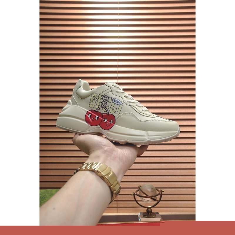 G*u*i casual shoes